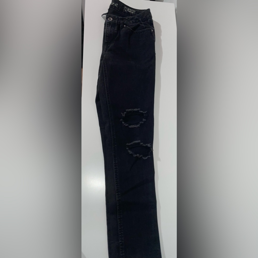BLACK RIPPED JEANS - Picture 3 of 3
